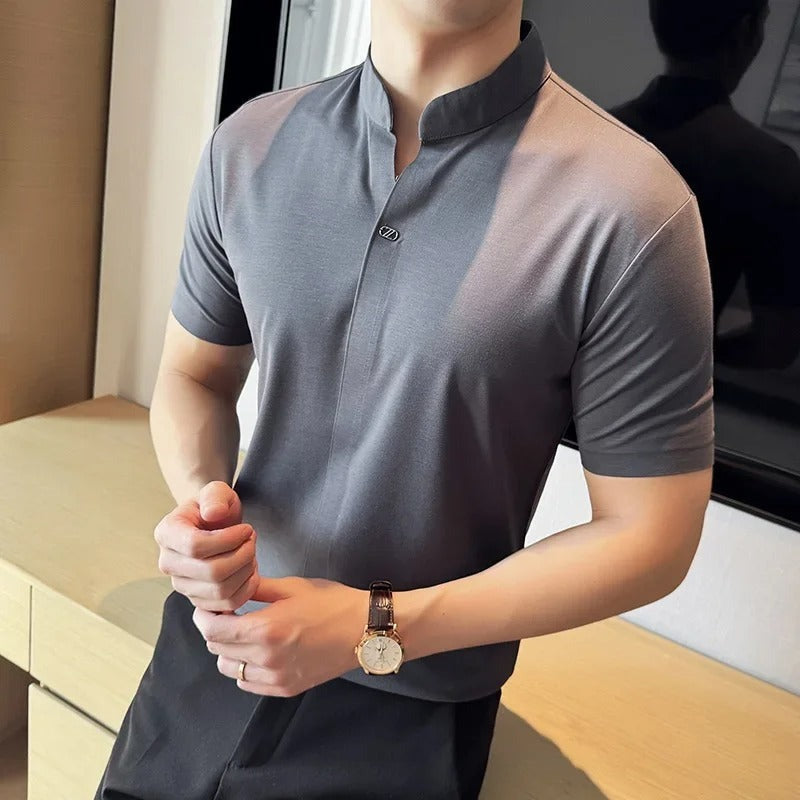 PAGUE 2 LEVE 4 - Camisa Polo Casual Domirax em Seda Gelo e Poliéster + BRINDES: 3 Bermudas e Relógio Tático